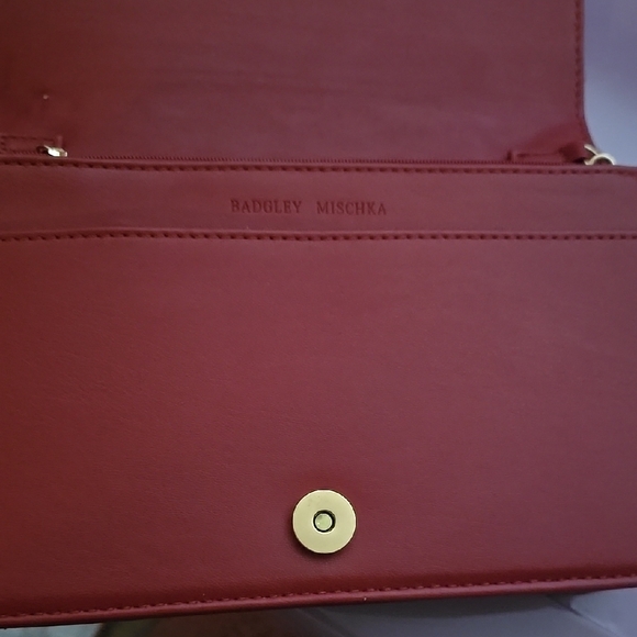 Badgley Muscha Elegant Brick Red Quilted Bag with Gold Chain - Picture 7 of 7